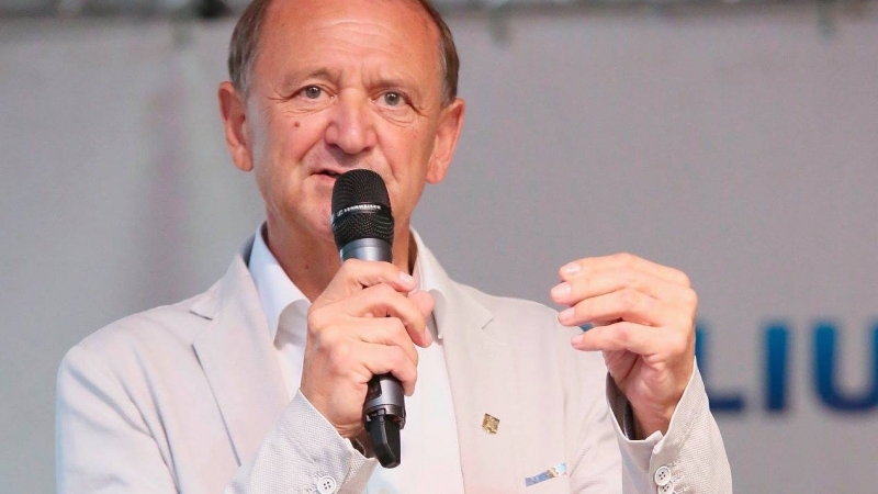 TURDA | Cristian MATEI - Aniversăm 4 ani de la inaugurarea Biroului Unic. Acest birou a fost creat pentru a îmbunătăți serviciile publice pe care le oferim în cadrul Primăriei Turda și pentru a spori transparența și eficiența ...