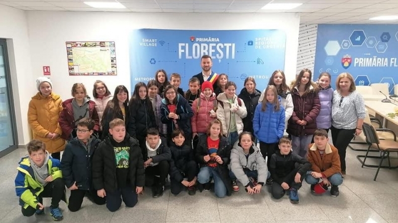 Treizeci de copii minunați din clasa a patra de la Liceul Nicolae Bălcescu ne-au vizitat astăzi la Primăria Florești, într-o zi de ”școală altfel”