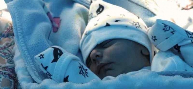 TURCIA | Povestea mamei care a stat 90 de ore sub dărâmături cu fiul ei nou-născut: “Mă bucur că nu îşi va aminti nimic”