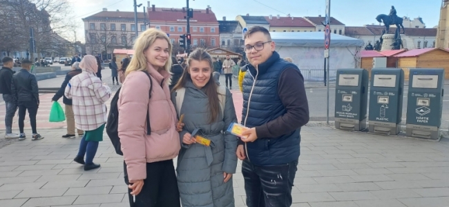 AUR Cluj | Am împărțit zâmbete și mărișoare tuturor domnișoarelor și doamnelor ce ne-au ieșit în cale