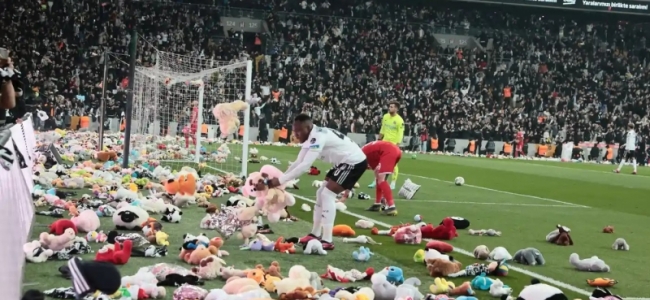 Suporterii echipei Besiktas Istanbul au răspuns apelului de a aduce la stadion jucării pentru copiii din Turcia și Siria afectați de cutremur