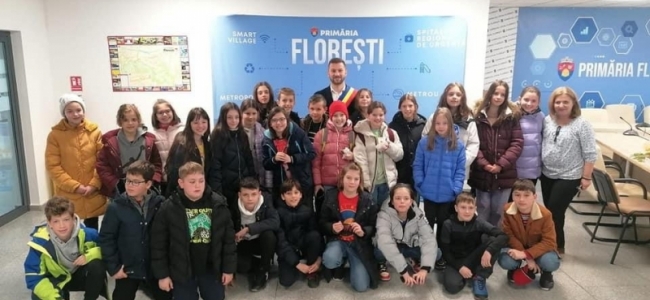 Treizeci de copii minunați din clasa a patra de la Liceul Nicolae Bălcescu ne-au vizitat astăzi la Primăria Florești, într-o zi de ”școală altfel”
