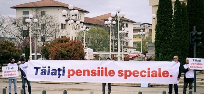 USR CLUJ | 100.000 de oameni au semnat deja pentru tăierea pensiilor speciale